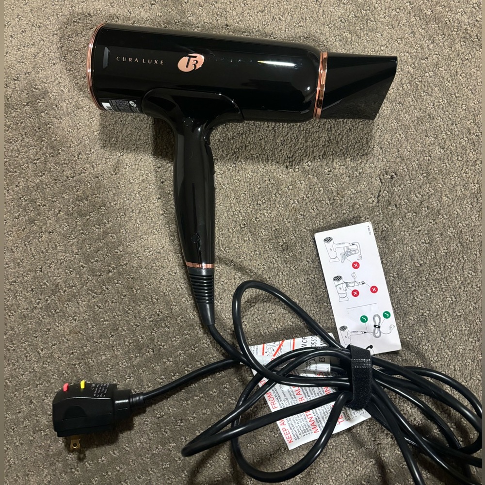 T3 Cura Luxe Hair Dryer